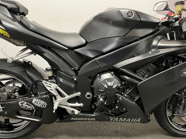 yamaha - yzf-r1