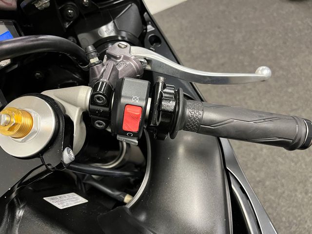 yamaha - yzf-r1