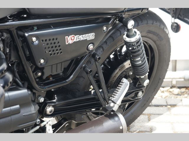 moto-guzzi - v-9-bobber