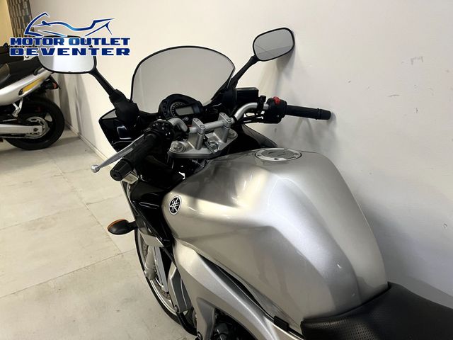 yamaha - fzs-600-fazer