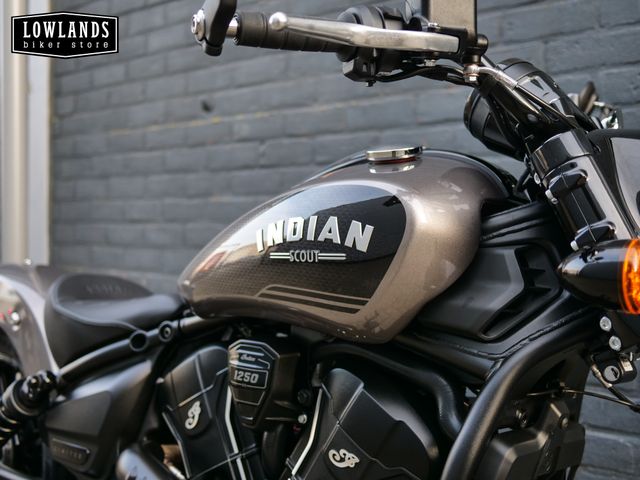 indian - scout-bobber-limited-tech