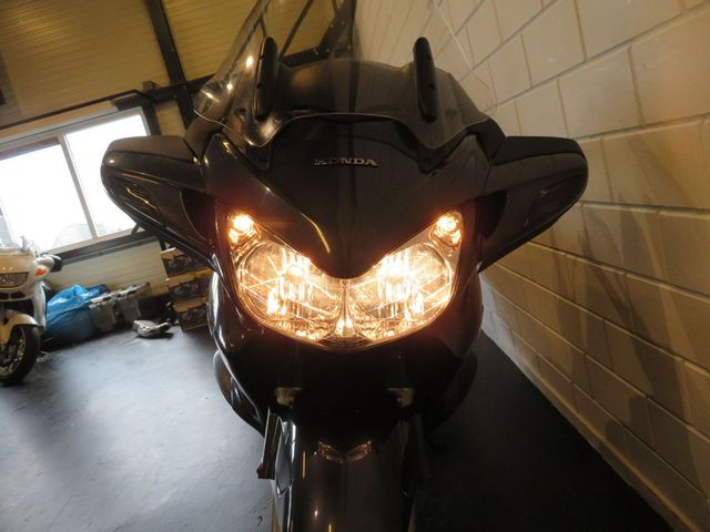 honda - st-1300-pan-european