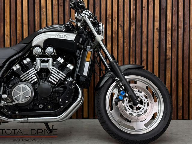 yamaha - vmx-1200-v-max