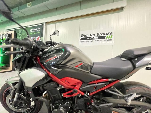 kawasaki - z900