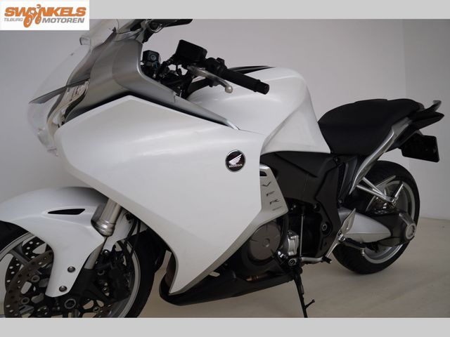 honda - vfr-1200-f