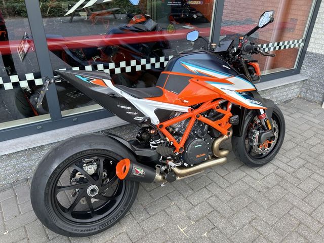 ktm - 1290-super-duke-rr