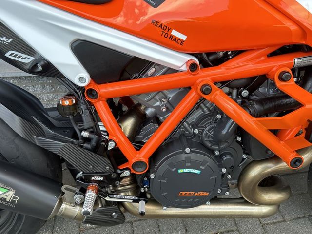 ktm - 1290-super-duke-rr