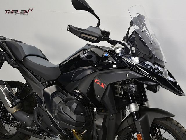 bmw - r-1300-gs-triple-black