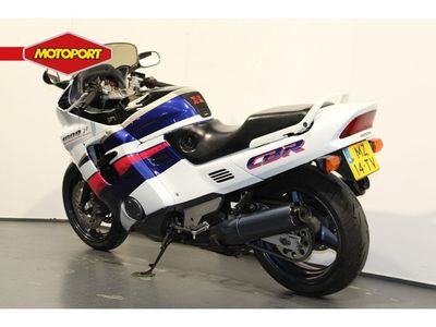 HONDA CBR 1000 F – foto 4
