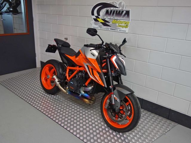 ktm - 1290-super-duke-r