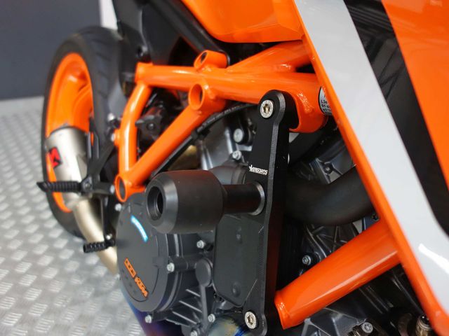 ktm - 1290-super-duke-r