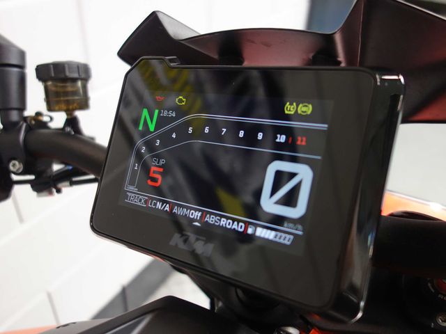 ktm - 1290-super-duke-r