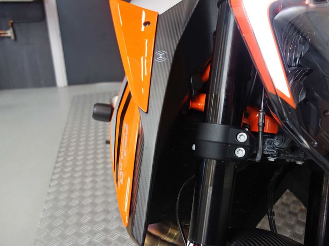 ktm - 1290-super-duke-r