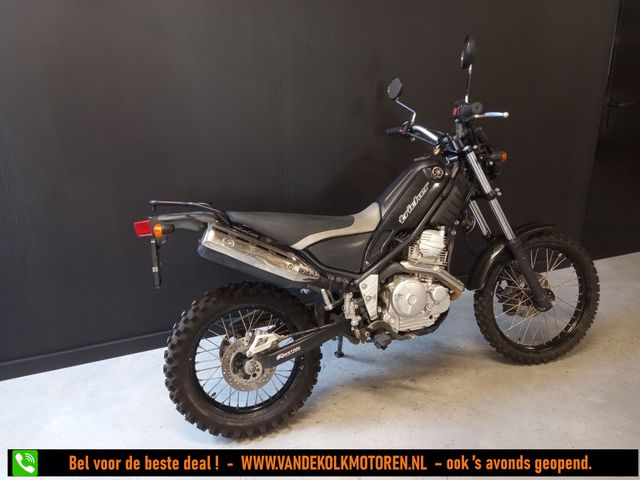 yamaha - xg-250-tricker