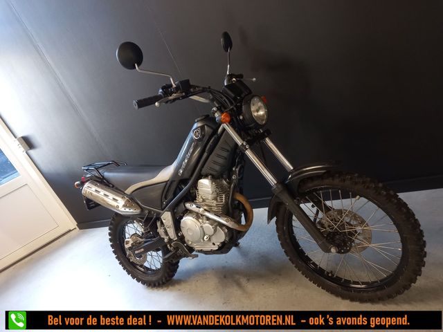 yamaha - xg-250-tricker