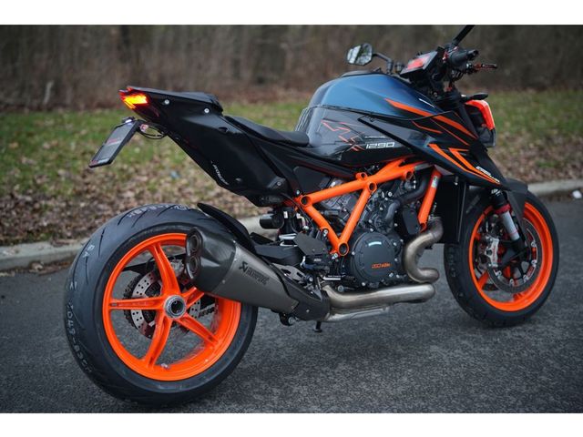 ktm - 1290-super-duke-r