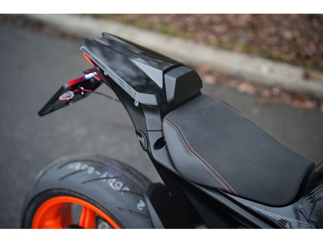 ktm - 1290-super-duke-r