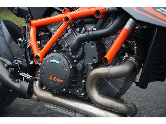 ktm - 1290-super-duke-r