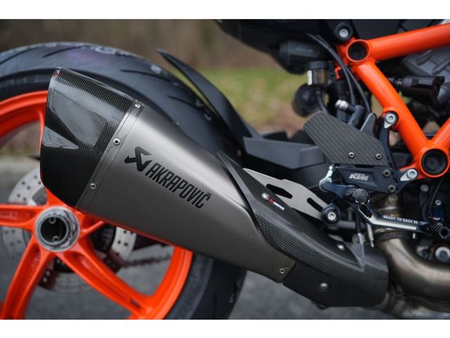 ktm - 1290-super-duke-r