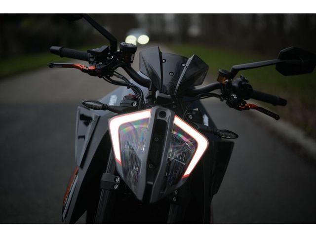 ktm - 1290-super-duke-r