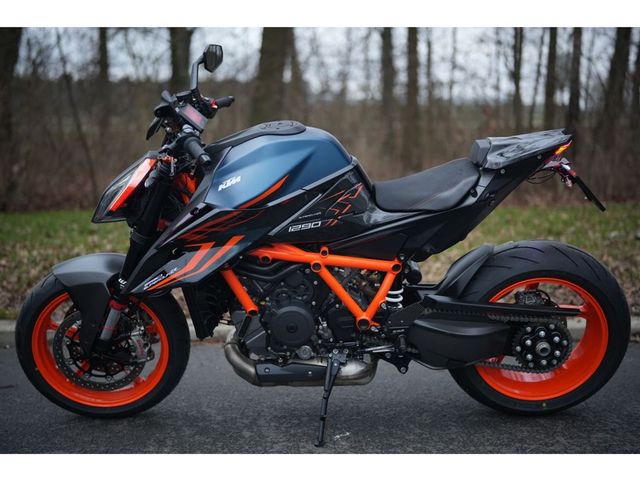 ktm - 1290-super-duke-r