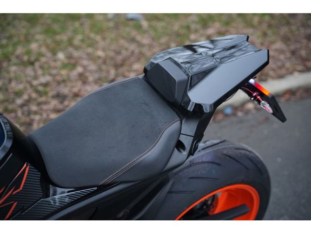 ktm - 1290-super-duke-r