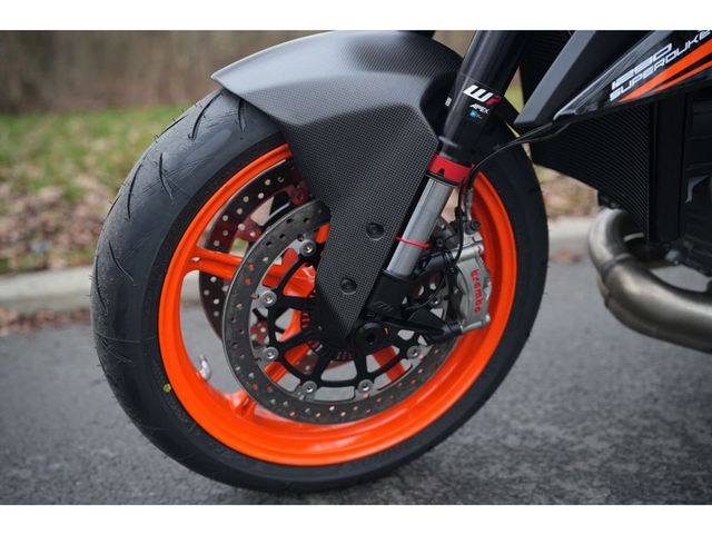 ktm - 1290-super-duke-r