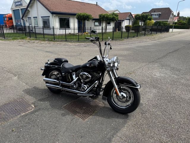 harley-davidson - softail-deluxe
