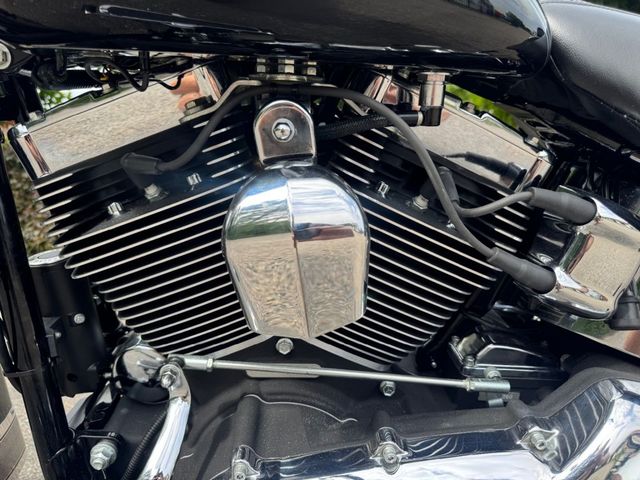 harley-davidson - softail-deluxe