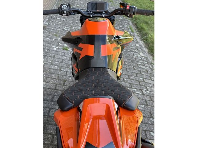 ktm - 890-duke-gp