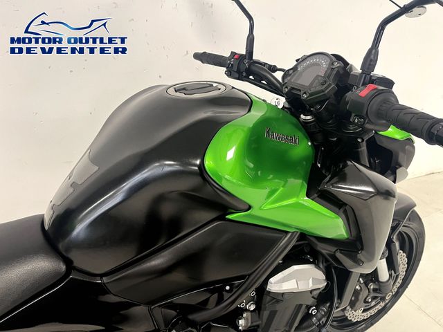 kawasaki - z900