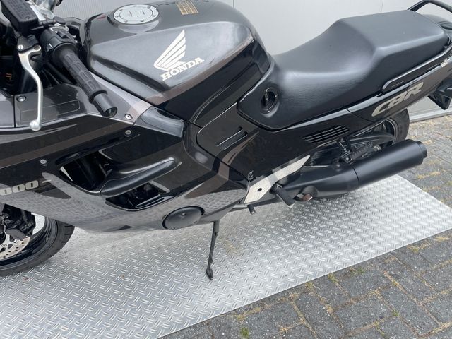 honda - cbr-1000-f