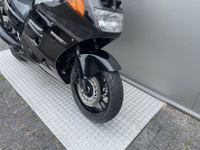 honda - cbr-1000-f