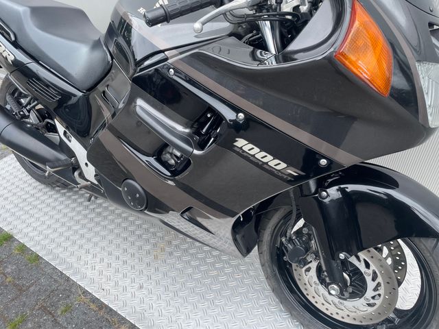 honda - cbr-1000-f
