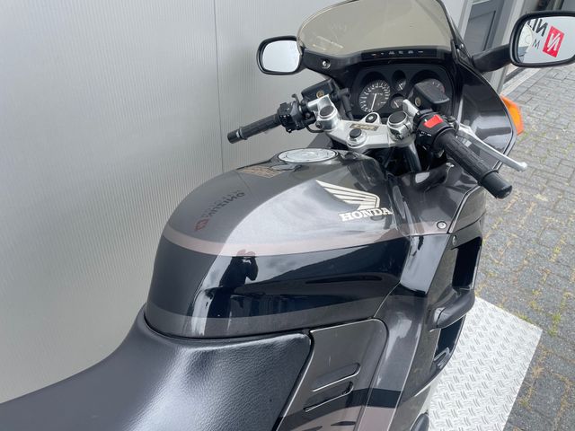 honda - cbr-1000-f