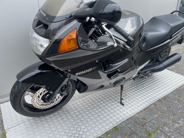 honda - cbr-1000-f