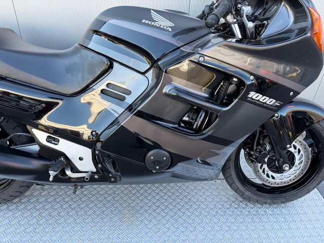 honda - cbr-1000-f