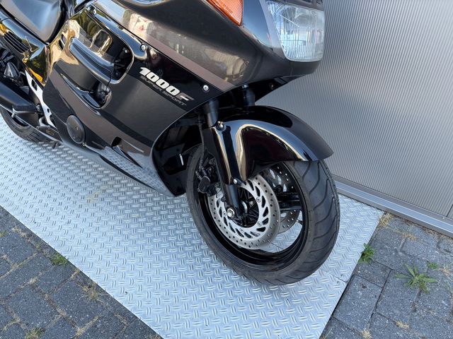 honda - cbr-1000-f