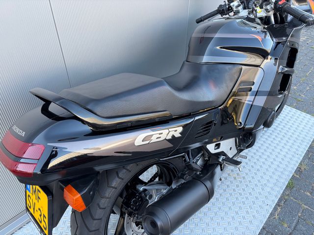 honda - cbr-1000-f