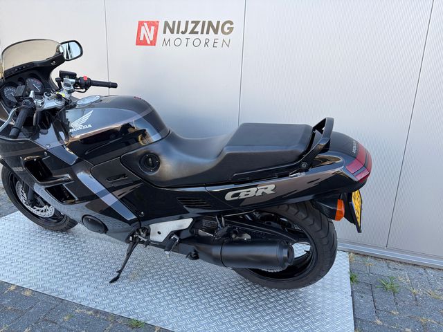 honda - cbr-1000-f