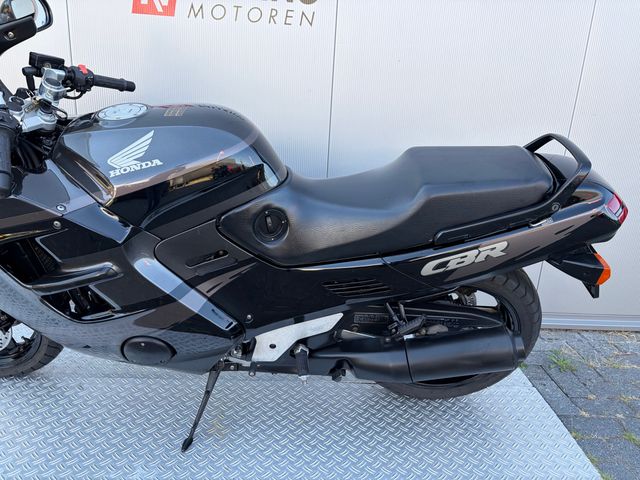 honda - cbr-1000-f