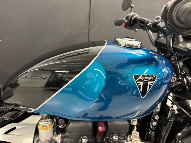 triumph - bonneville-bobber