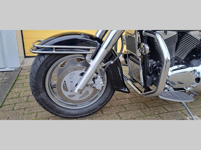 suzuki - c-90-boulevard-1500-lc