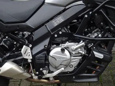 SUZUKI V-STROM DL 650 – foto 4
