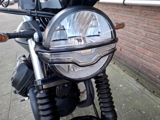 moto-guzzi - v-9-bobber