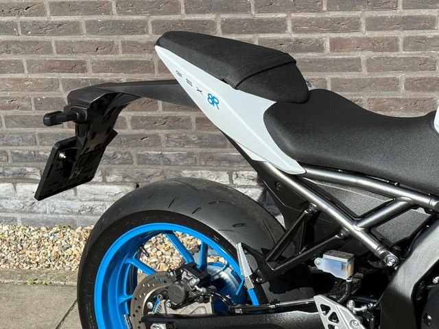 suzuki - gsx-8r
