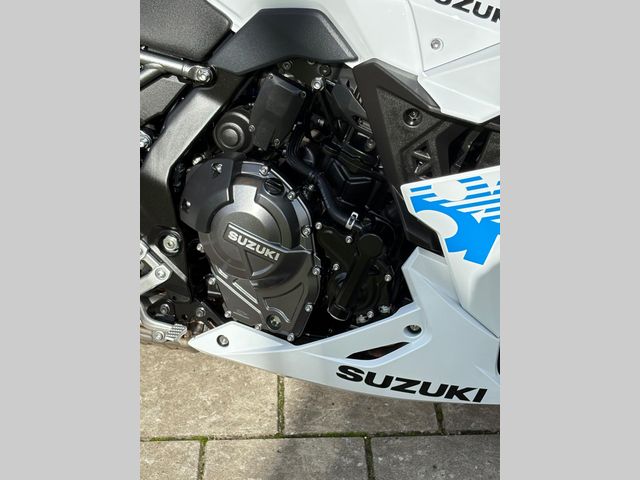 suzuki - gsx-8r