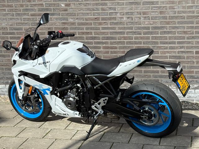 suzuki - gsx-8r