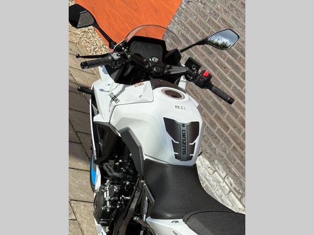 suzuki - gsx-8r