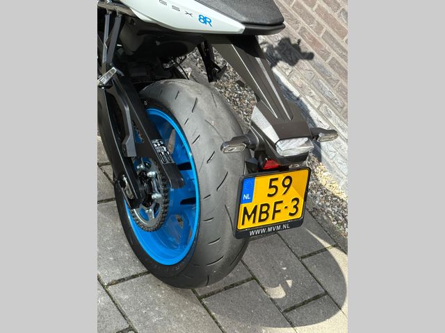suzuki - gsx-8r